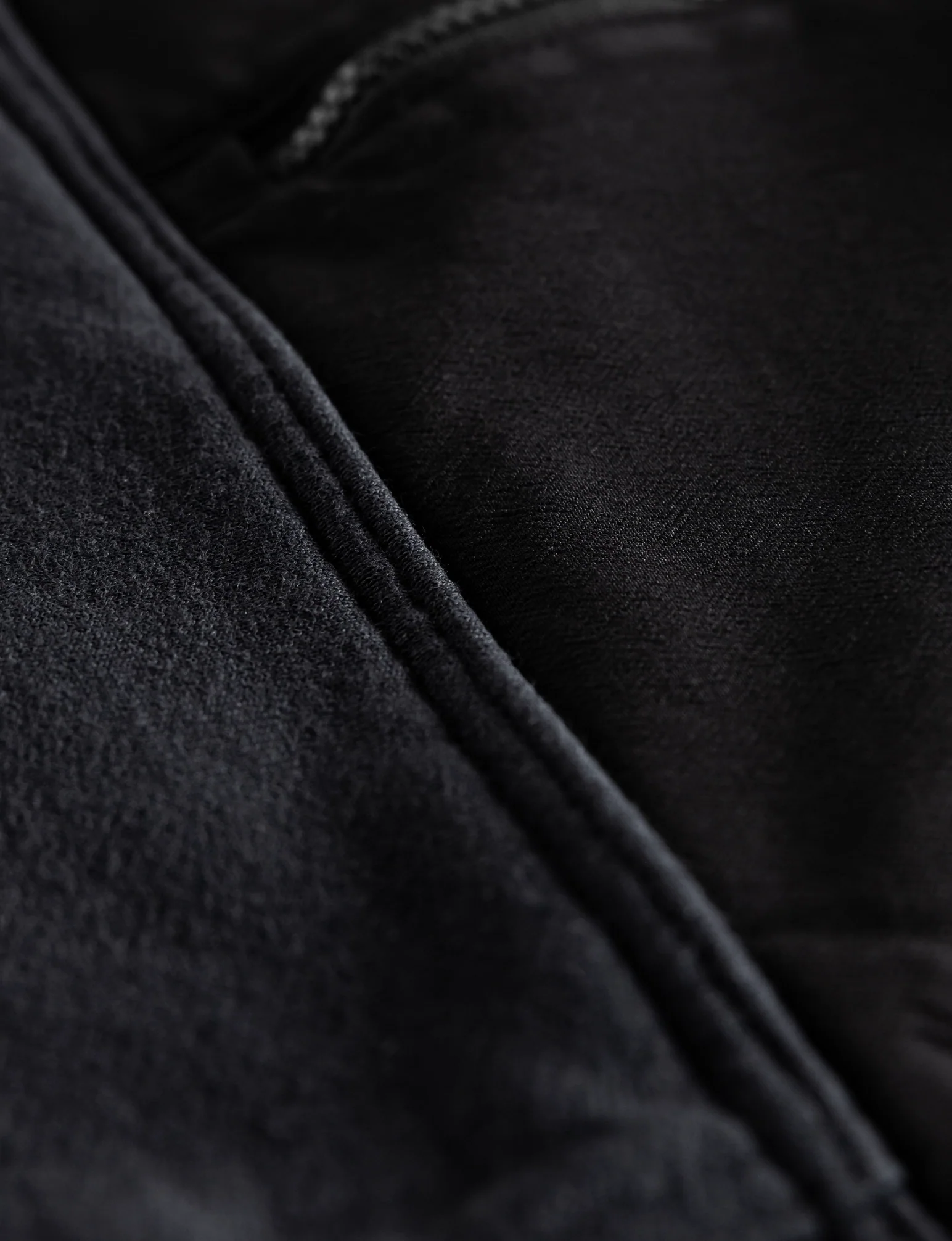 THE HEAVY HALF ZIP HOODIE - Image 12